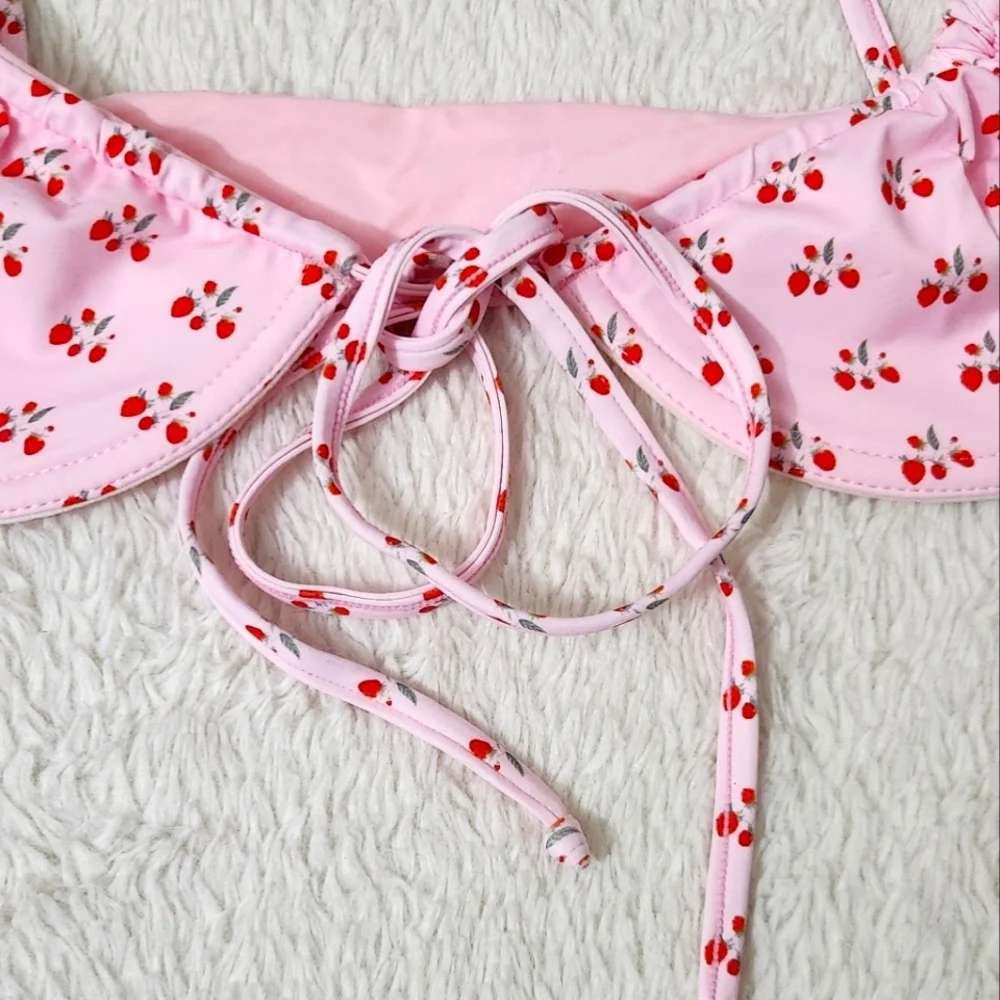 New!Frankie's Bikinis‎ Baby Berry Birdie Ruffle Bikini Top